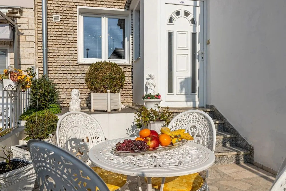 Holiday Apartment Ana Karenjina