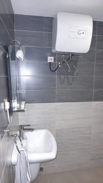 Adeshie Fie Hotel