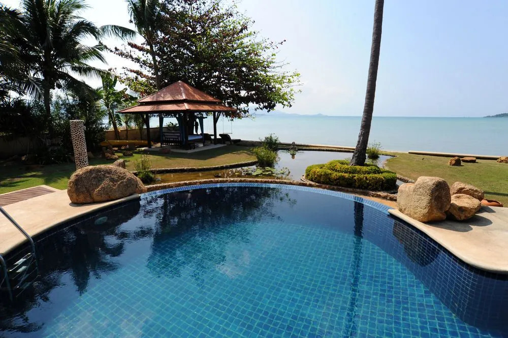 All Inclusive 4 Bedroom Beach Front