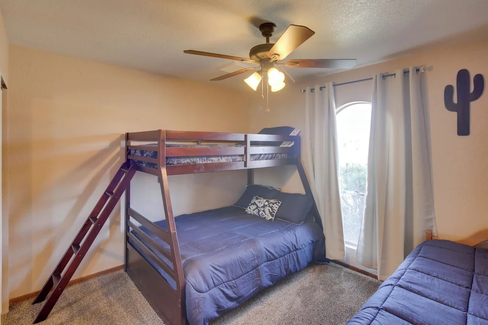 2 Mi to Lake Havasu: Private Oasis w/ Pool & Views
