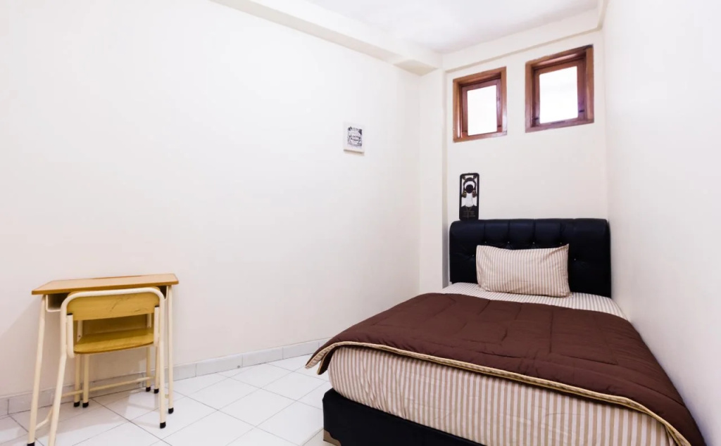 PELE Backpacker Guesthouse