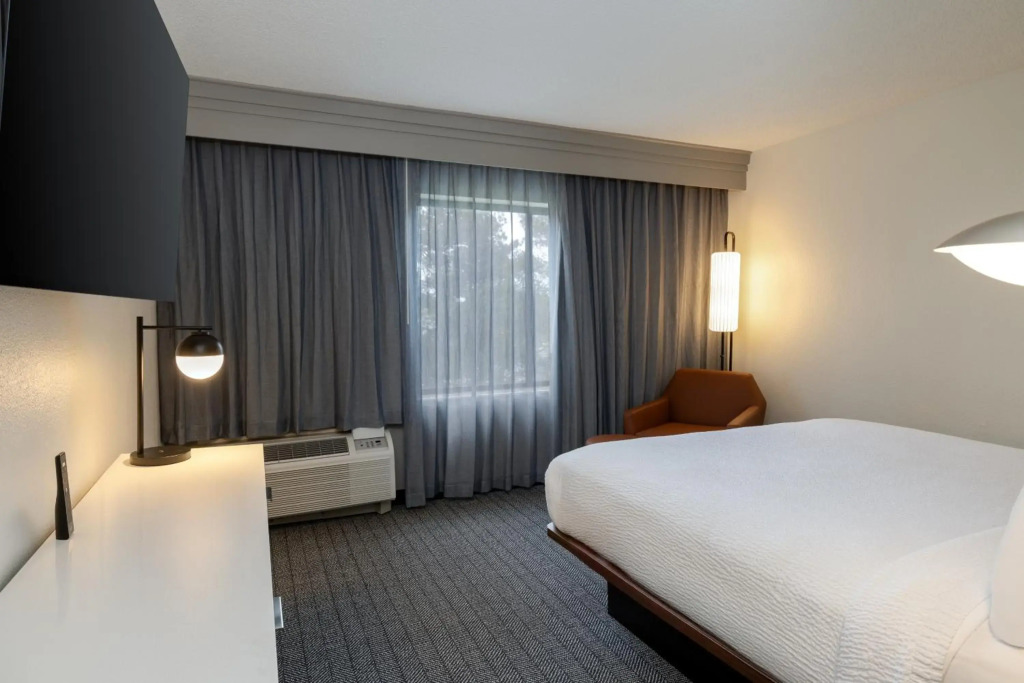 Courtyard by Marriott North Charleston Airport Coliseum