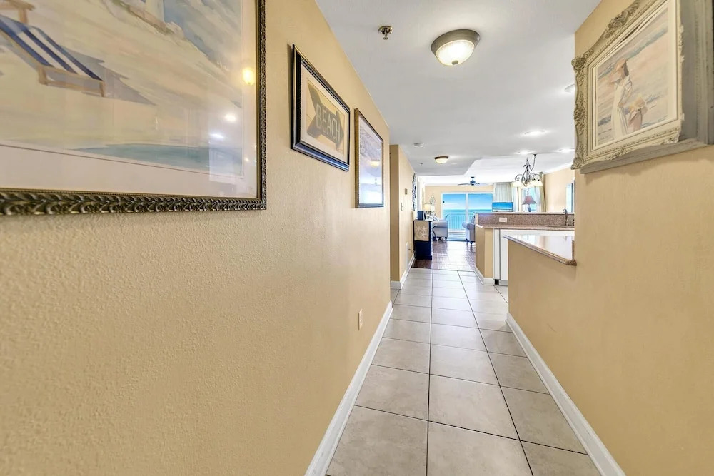 Destin Towers 102