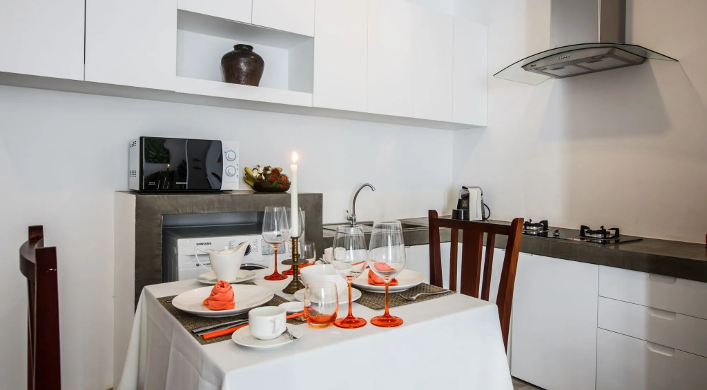 Mane Village Suites