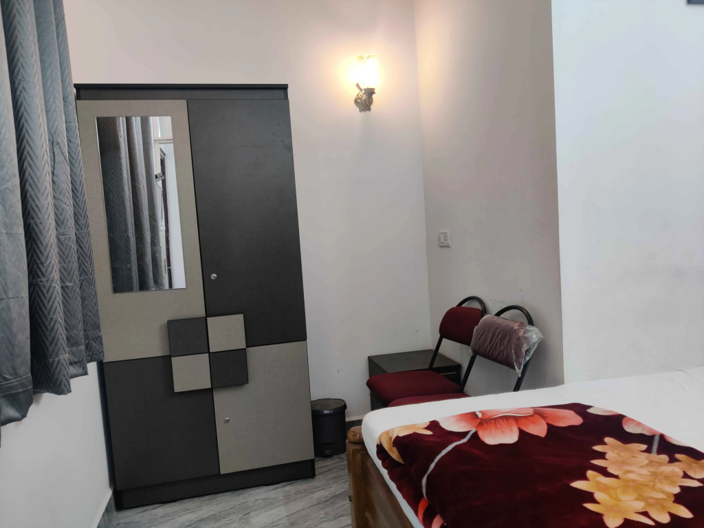 Guru Vela Homestay