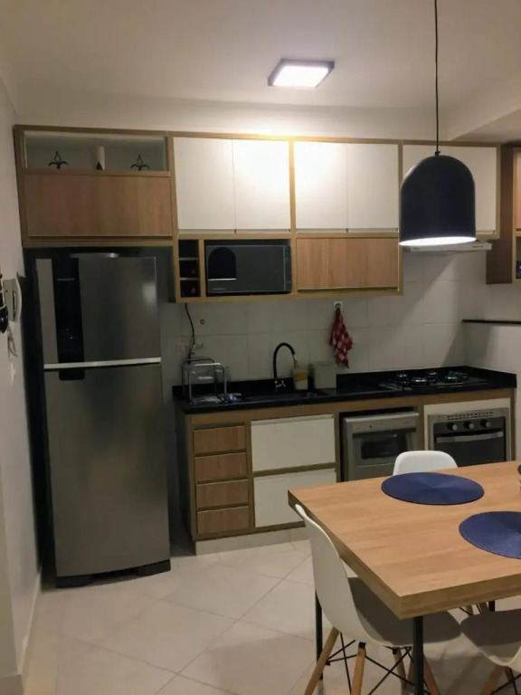 Apartamento novíssimo a 3 quadras da praia, com piscina, sala de jogos, sauna e churrasqueira!