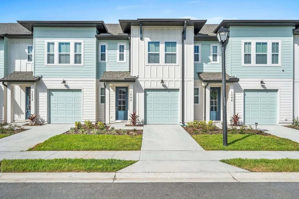 Lovely Townhome Sleeps 8