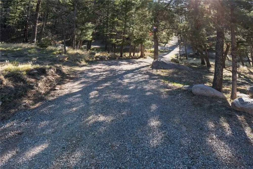 Bear Foot Lodge - Two Bedroom Cabin with Hot Tub