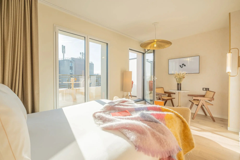 Yuna Porte-Maillot - ApartHotel