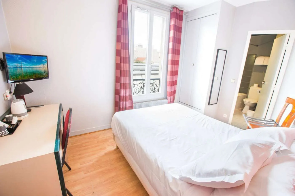 Hipotel Belgrand Edith Piaf