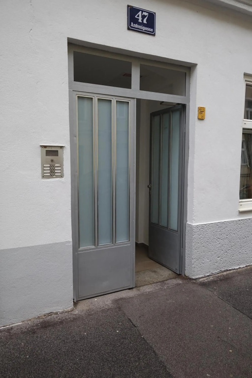 Apartment NUMBER 17