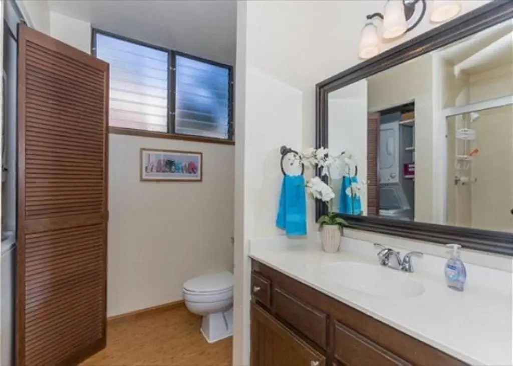 Surf & Racquet Club Lovely open and airy 2bd/2bth 2nd floor unit.