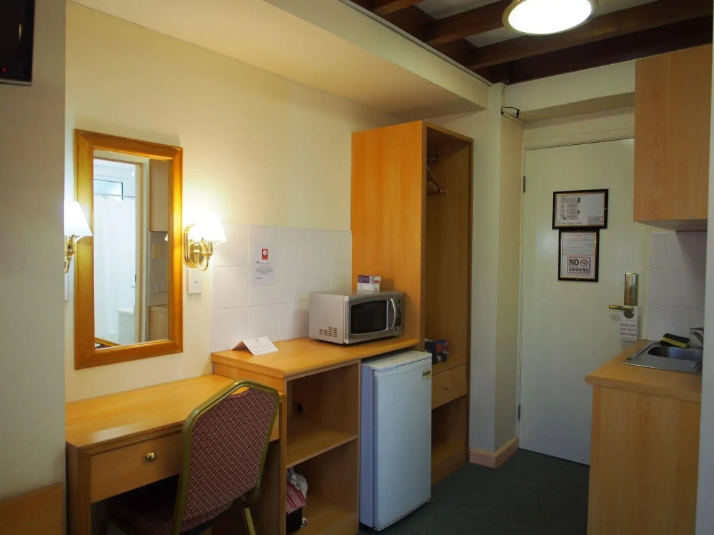 Edgecliff Lodge Motel