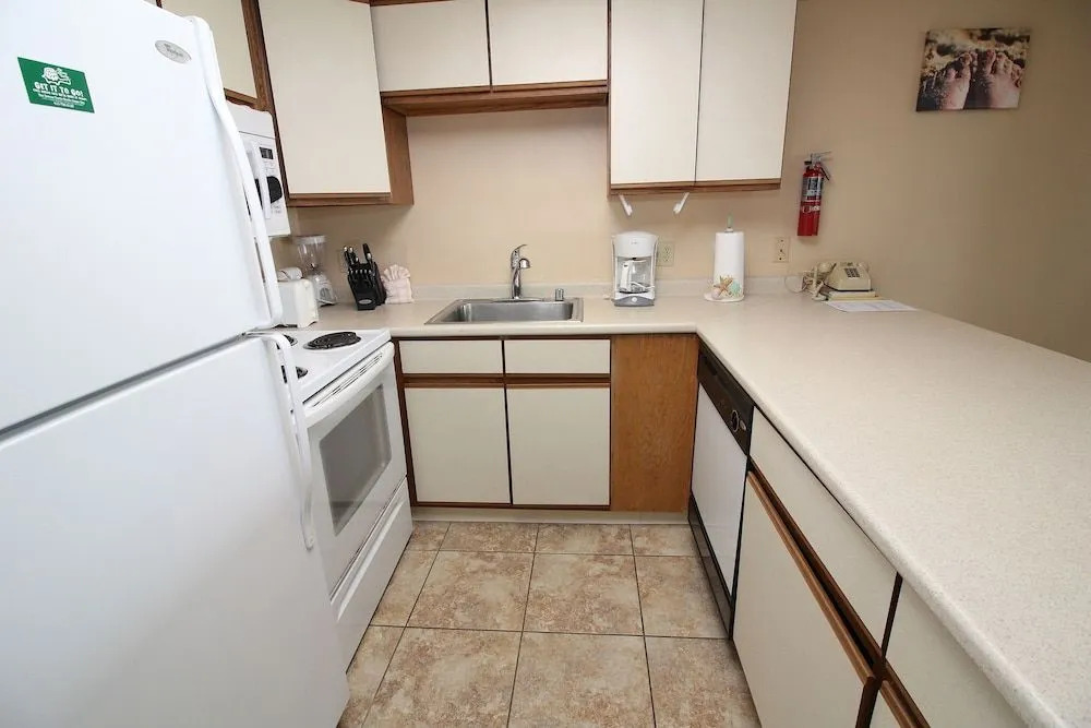 Sandy Square 104