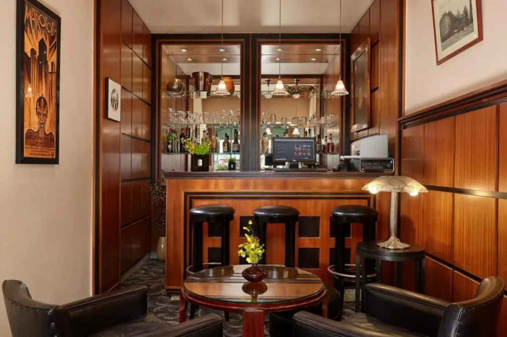 Hôtel Raspail Montparnasse