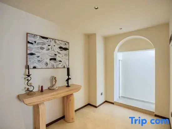 Tongxi sea view villa