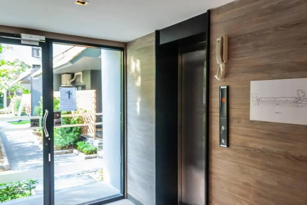 1BR Mountain/Pool View at Central festival mall.