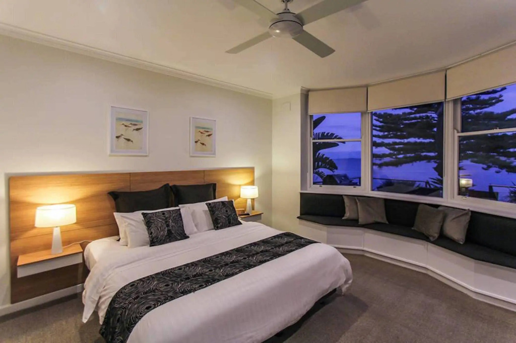 Bay 10 - Suites and Apartments