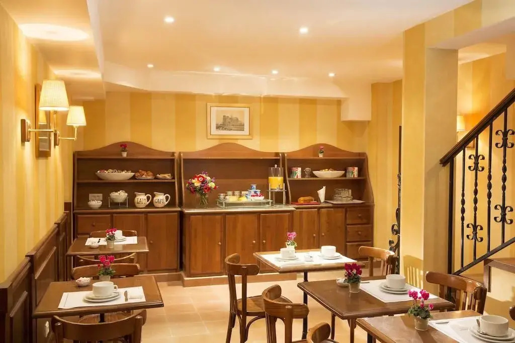 Central Hotel Paris