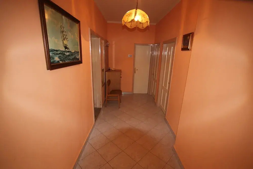 Family Ground Floor Apartment Puntamika