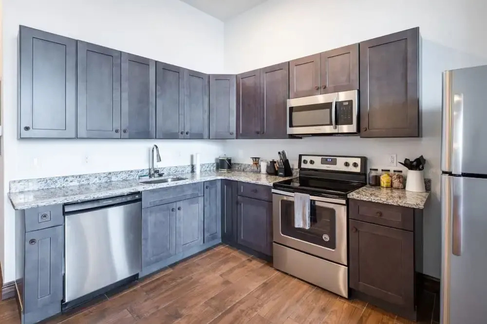 Sosuite 2BR Penthouse w W D Gym On-site Bar