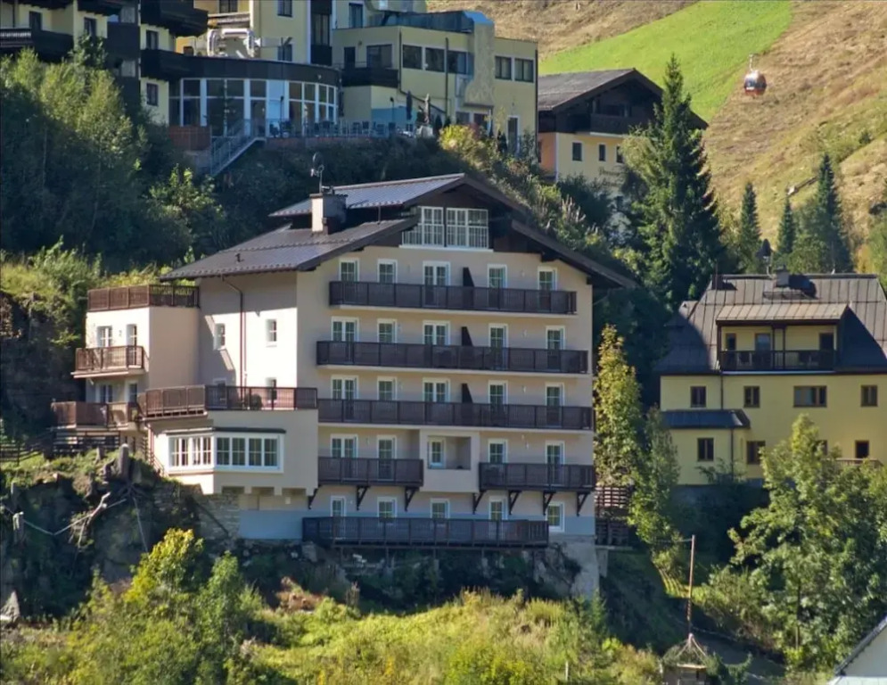 Apartment Bad Gastein Near Ski Slopes