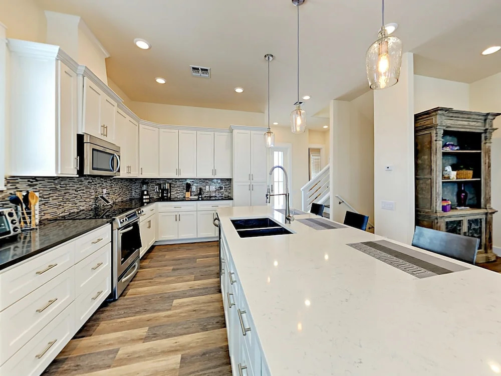 157 Sunrise Ave Home 4 Bedrooms 4 Bathrooms Home