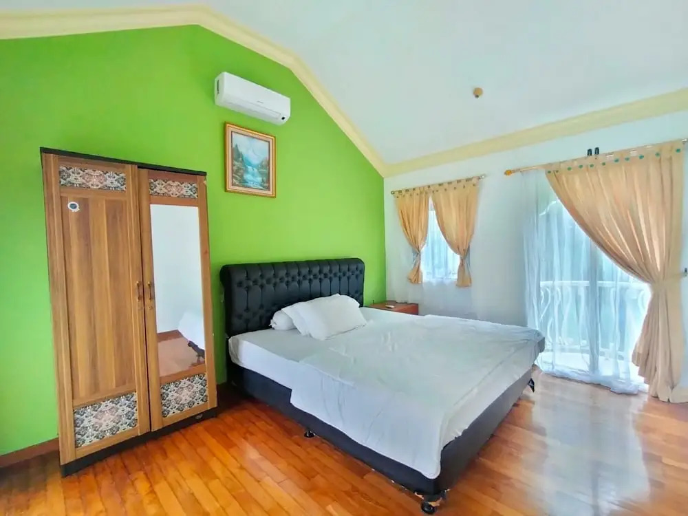 Villa Kota Bunga Aster