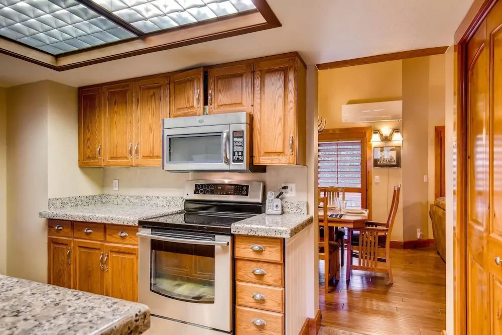 Lakeside 1687 by Park City Lodging