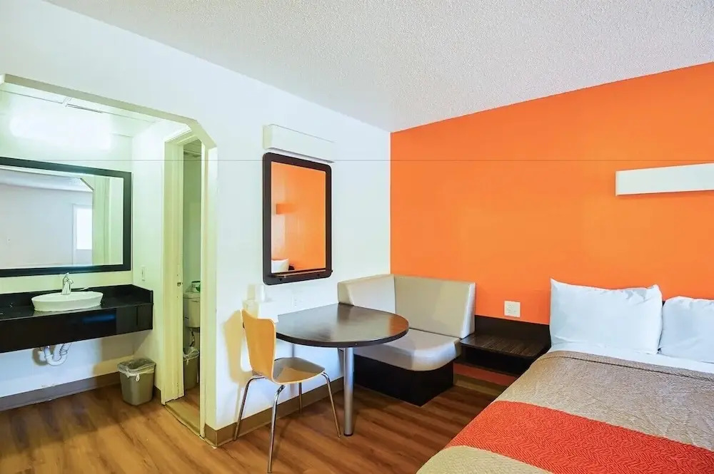 Economy Hotel Kansas City