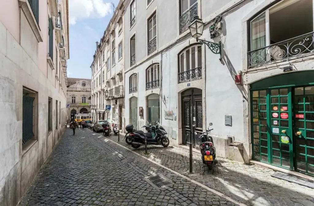Beautiful and Stylish 5BR in the heart of Chiado
