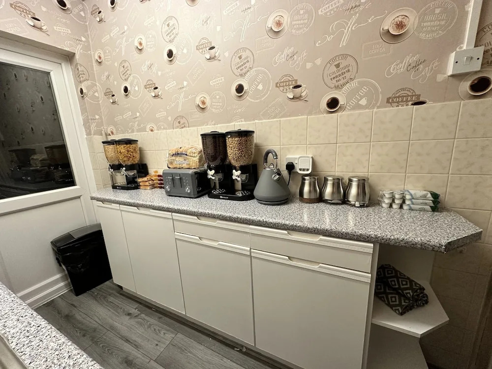 Beautiful 4-bed House in Birmingham Airport NEC