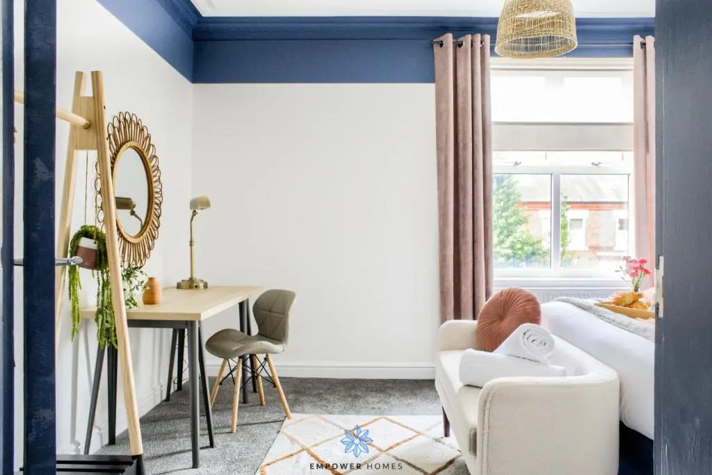 Doncaster Large Luxury 3 Bedroom House, Sleeps 8, City Centre, Racecourse, Free Parking, by EMPOWER HOMES