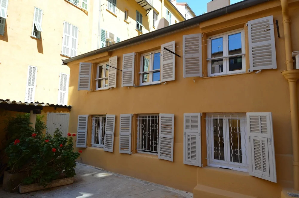 Charming Duplex Apartment 4 Persons in Port of Nice District