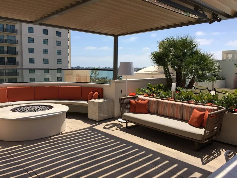 H3 -Gorgeous Multi Level San Diego Loft - Work or Escape Free Parking - #1 Location!