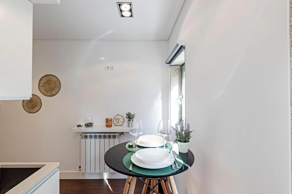 Ceuta Studio Apartments by LovelyStay