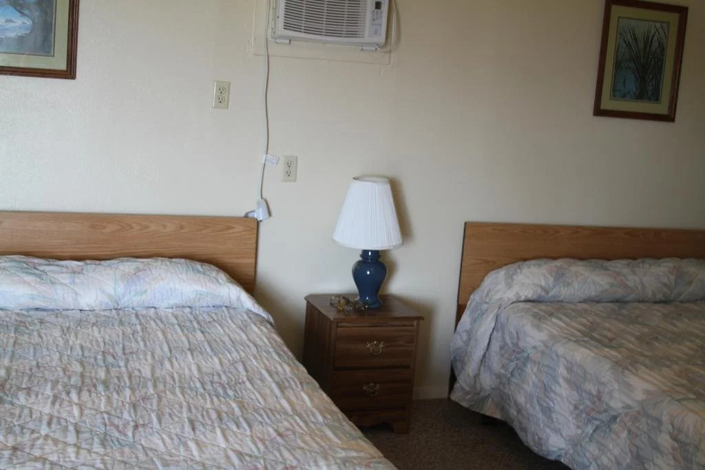 Badlands Hotel & Campground