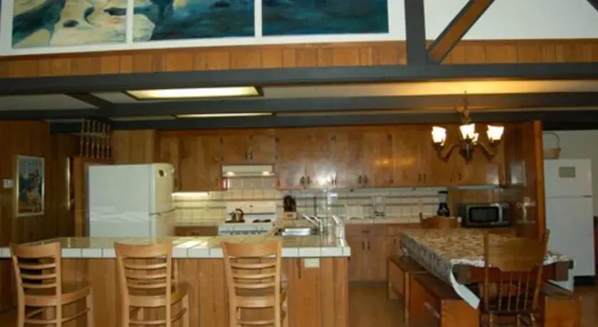 RedAwning Cabin #15B The Legacy