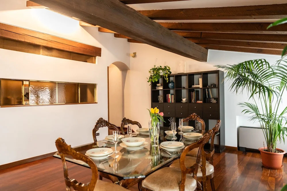 Prestigious Residence Brà with a turret overlooking Verona