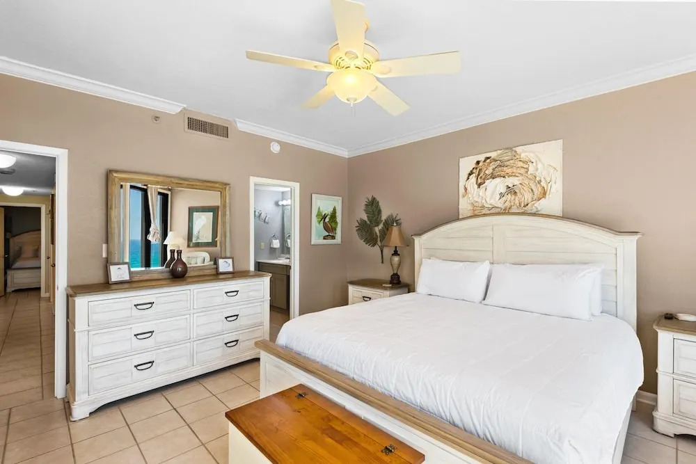 Navarre Towers 1202 - The Penthouse Pearl