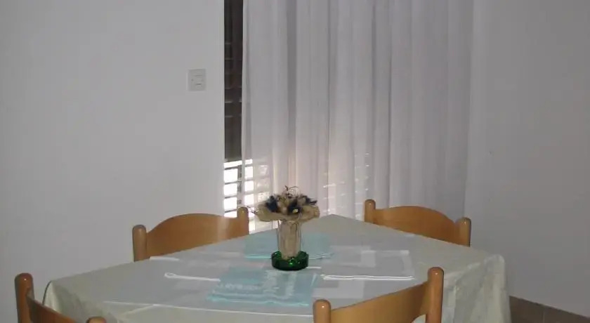 Apartments 1000 Flowers