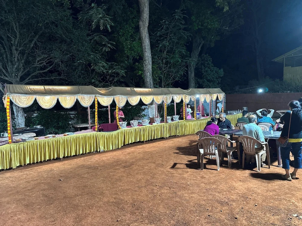 Gujarat Bhavan Hotel