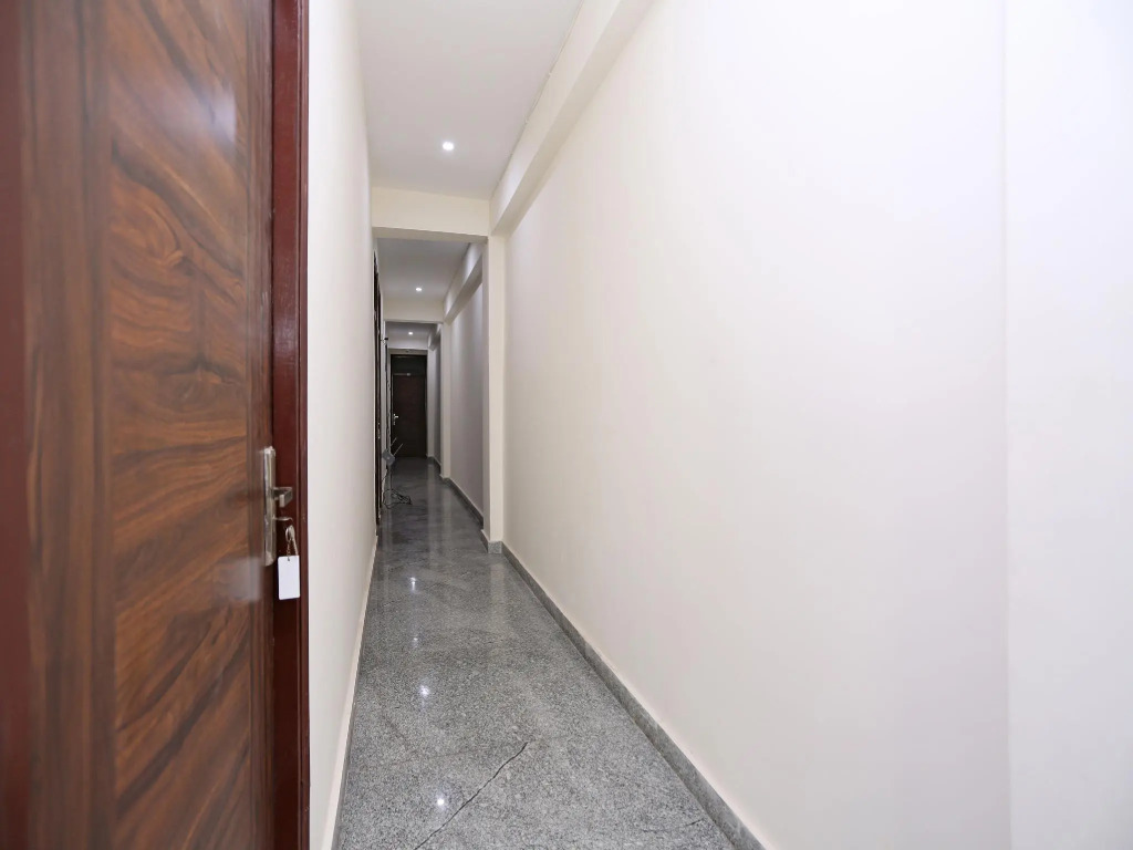 OYO 9381 DLF Cyber City