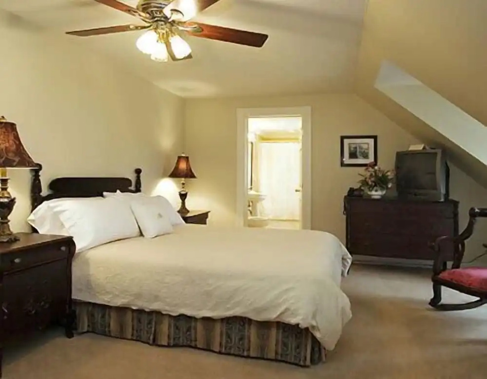 DesBarres Manor Inn