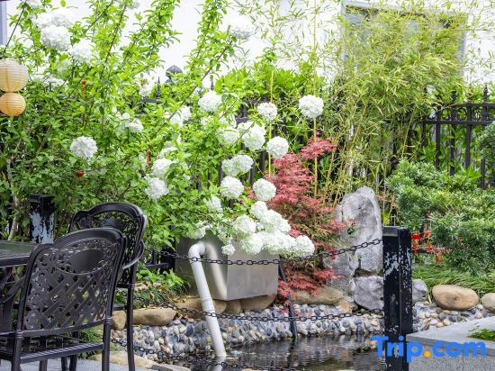 Fuyang Qingjingshan Juzhu B&B