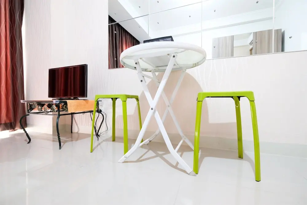 Studio Cozy with City View at Signature Park Grande Apartment By Travelio