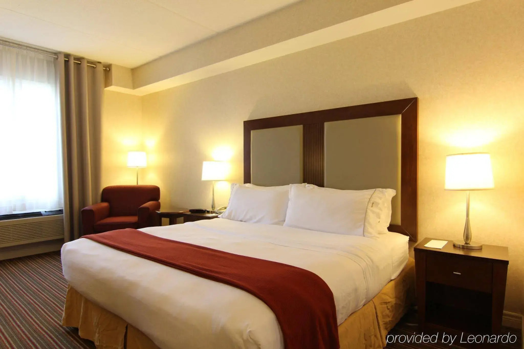 Holiday Inn Express Whitby Oshawa by IHG