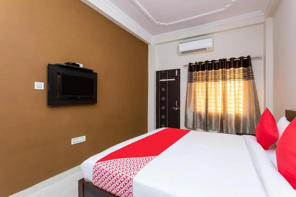 OYO Flagship 70280 Om Gulmohar Avenue