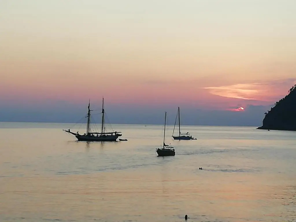 CASA LORENZO SULLE COLLINE DI LEVANTO e VICINO ALLE CINQUETERRE LT-0620