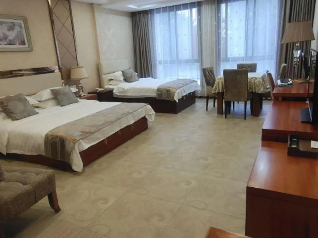 Huayuan Business Hotel